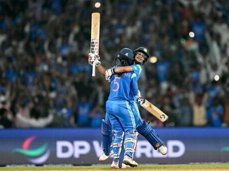 Record-breaking India upset Australia to reach World Cup final